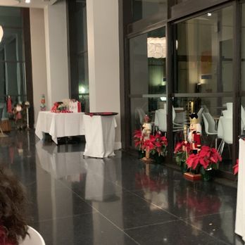 Café NOMA - Holiday decor - Cafes Near Me - New Orleans, Louisiana