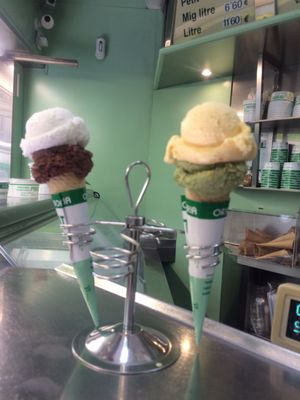 Orxateria i Torrons Sirvent by null