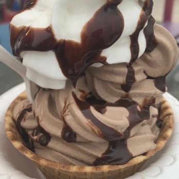 Snoballs - an ice cream sundae with chocolate sauce - Ice Cream & Frozen Yogurt Near Me Snoballs - an ice cream sundae with chocolate sauce - Ice Cream & Frozen Yogurt Near Me