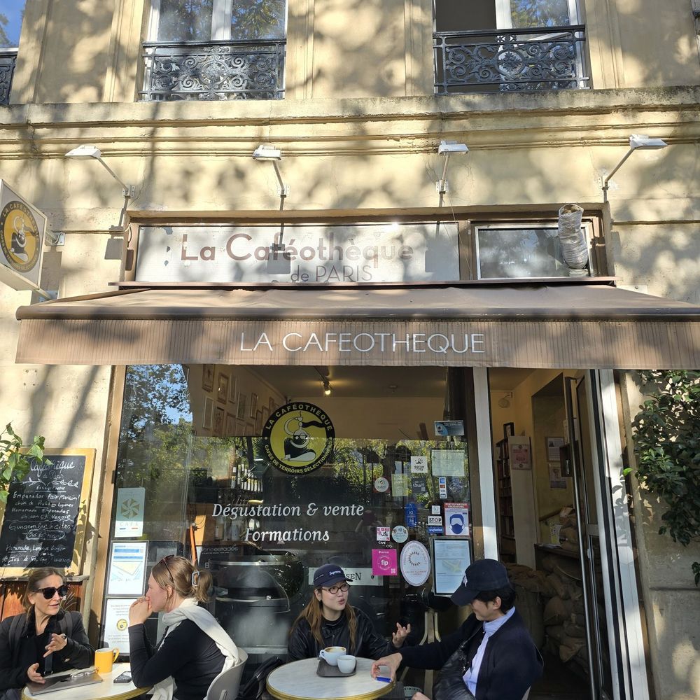 La Caféothèque - The store front - Cafes Near Me - Paris, 75