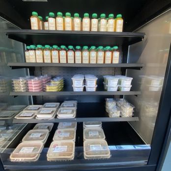 Hummingbird Nutritious Eats - Geab and go cooler #1 - Cafes Near Me - Haverhill, Massachusetts