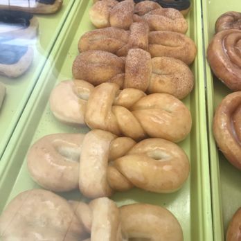 Aun's Donuts - a variety of doughnuts - Donuts Near Me - Dickinson, Texas Aun's Donuts - a variety of doughnuts - Donuts Near Me - Dickinson, Texas