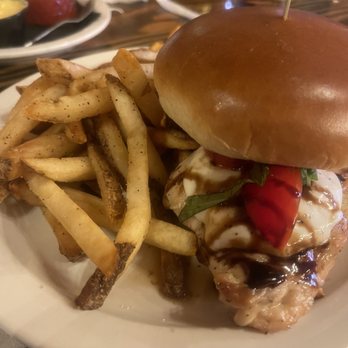 Gigglewaters - The Hudson! Yummy! - American Near Me - Safety Harbor, Florida