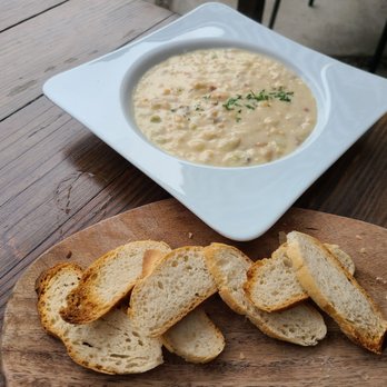 Ophelia - Clam chowder. Delicious. One bowl for 3 was good. - Wine Bars Near Me - Ensenada, BCN Ophelia - Clam chowder. Delicious. One bowl for 3 was good. - Wine Bars Near Me - Ensenada, BCN