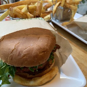 Friends & Brgrs - Burger and Fries - Burgers Near Me - Helsinki, 18