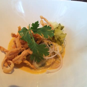 The Pearl - First course: naked mussels - Seafood Near Me - Nantucket, Massachusetts