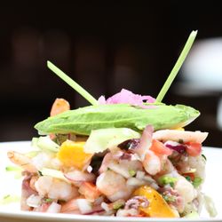 Los Mal Criados Mariscos - Ceviche mal criado, el especial de la casa que no te debes perder. Un toque de mango y algunas especias le dan el toque original.