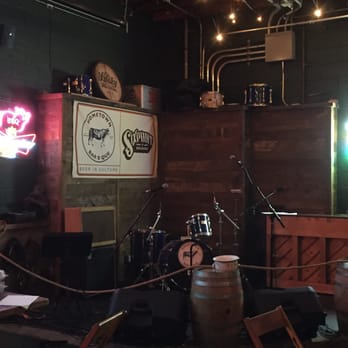 Hometown Bar-B-Que - Live band - Barbeque Near Me - Brooklyn, New York