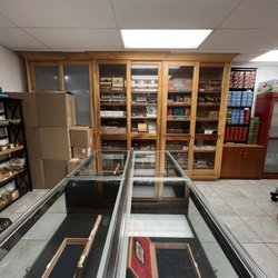 Tobaccos of Hawaii Beretania - Inside