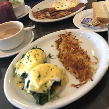 V Boulevard Cafe - Coffee & Tea Near Me - Glendale, California