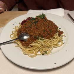 Fischerwirt - Spaghetti with venison, pork, and one other protein; served with sweet berries