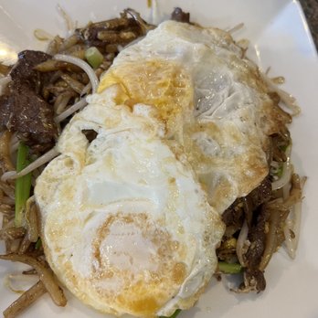 Red Rose Restaurant - Lott cha with beef and add 2 fried eggs on top - Cambodian Near Me - Lowell, Massachusetts
