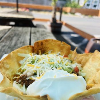 Billy Mac's Seaside Bar & Grill - Taco Salad-smaller but really affordable! - Cocktail Bars Near Me - Seaside, Oregon
