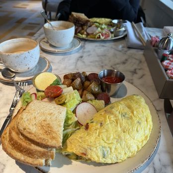 Covey Grill - Breakfast omelette - New American Near Me - Carmel, California