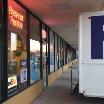 PO Box Etc - FedEx pick up time around 5-ish - Shipping Centers Near Me - Houston, Texas