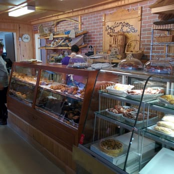 Boulangerie Bouchard - Inside the bakery. - Bakeries Near Me - Isle-aux-Coudres, Quebec