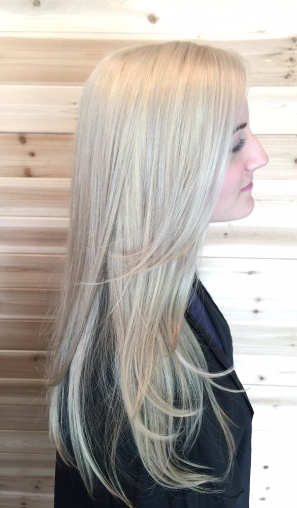 Bleach Hair Salon Image