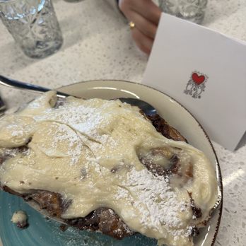 The Mockingbird Nashville - Cinnamon Rolls - New American Near Me - Nashville, Tennessee