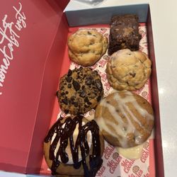 Mo Cookies - Freshman 15, S'mores Cookies n' Creme, Chocolate Chip Brookie, Chocolate Chip Signature Mo Cookie