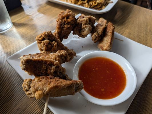 Momo Mee Asian Cuisine by null