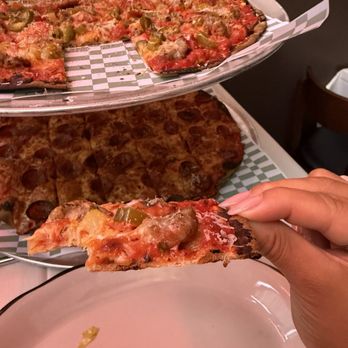 PIZZ'AMICI - Pepperoni & Giardiniera - Pizza Near Me - Chicago, Illinois