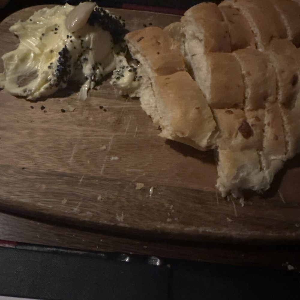 White bread like Olive Garden serves just not bread stick style. White bread like Olive Garden serves just not bread stick style.