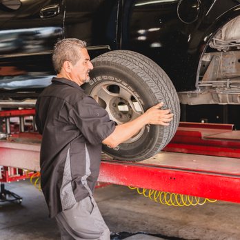 Universal Brakes & Alignment - Auto Repair Near Me - Indio, California