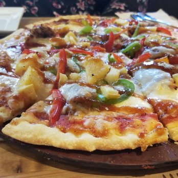 Bear Street Tavern - Pizza Near Me - Banff, Alberta