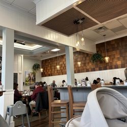 Turning Point Morris Township - Communal table and dining area