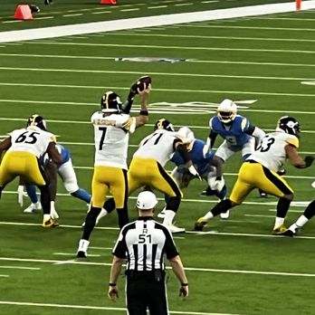 SoFi Stadium - Big Ben taking a high snap - Stadiums & Arenas Near Me - Inglewood, California SoFi Stadium - Big Ben taking a high snap - Stadiums & Arenas Near Me - Inglewood, California