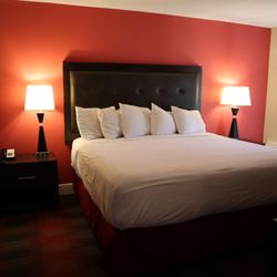 Polynesian Hotel & Waterpark Wisconsin Dells