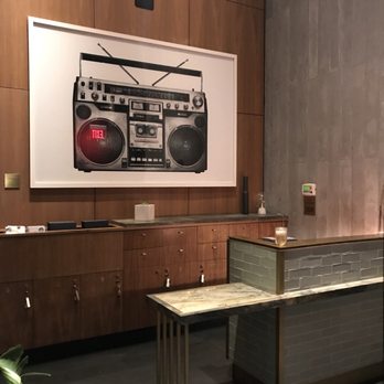 Earls Kitchen + Bar - New American Near Me - Orlando, Florida