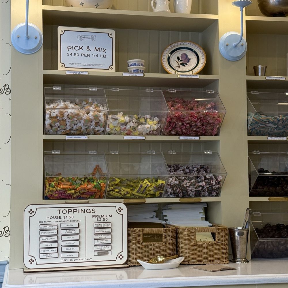 Birdie’s - Candy selection (candy by the lb) - Ice Cream & Frozen Yogurt Near Me - New York, New York Birdie’s - Candy selection (candy by the lb) - Ice Cream & Frozen Yogurt Near Me - New York, New York