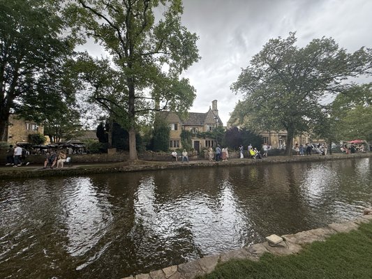 Bourton-on-the-Water by null