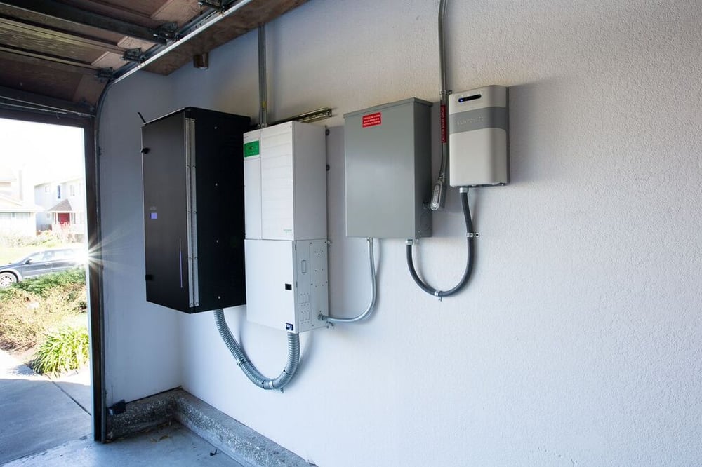 Slide of Simmitri Solar