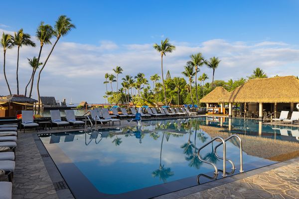 Courtyard by Marriott King Kamehameha's Kona Beach Hotel by null