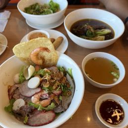 Mì Đặc Biệt Dìn Ký Mì Đặc Biệt Dìn Ký