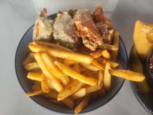 Five O Fore Golf + Entertainment by null