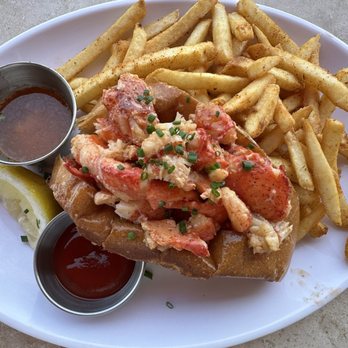 Hook & Anchor - Famous lobster roll, 6oz - Seafood Near Me - Costa Mesa, California Hook & Anchor - Famous lobster roll, 6oz - Seafood Near Me - Costa Mesa, California