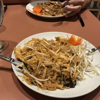 White Coconut Thai Restaurant - Thai Near Me - Burlington, Massachusetts White Coconut Thai Restaurant - Thai Near Me - Burlington, Massachusetts