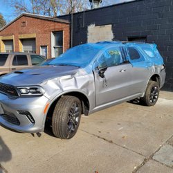 Reyes Auto Collision
