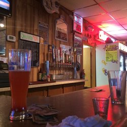 Uncle Ron's Spur Bar & Lounge - Not too busy 2:30 on Friday.