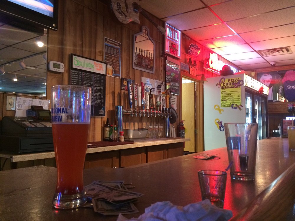 UNCLE RON’S SPUR BAR & LOUNGE Updated October 2024 1306 W Villard