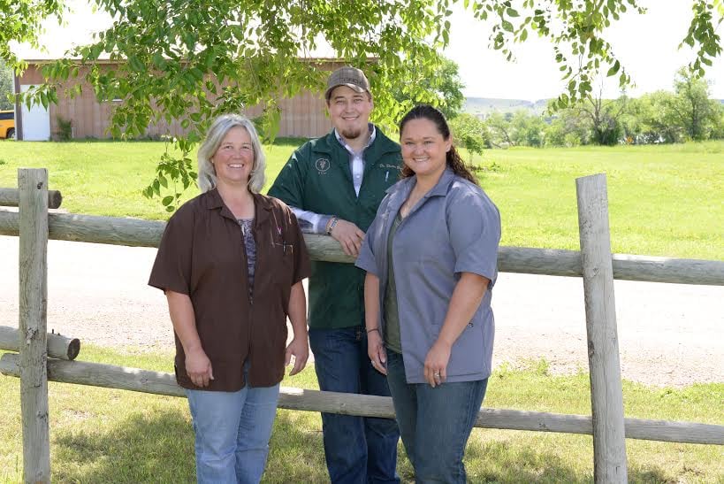 FALL RIVER VETERINARY CLINIC Updated August 2024 11 Reviews 27618