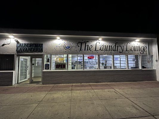 THE LAUNDRY LOUNGE - Updated January 2026 - 25 Photos - 729 Chester Ave ...