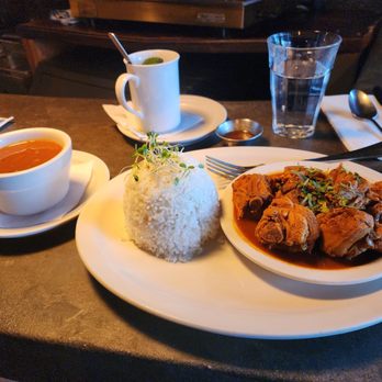 Puerto Viejo - Pollo chunks stew (on the bone), rice, red beans - Dominican Near Me - Brooklyn, New York