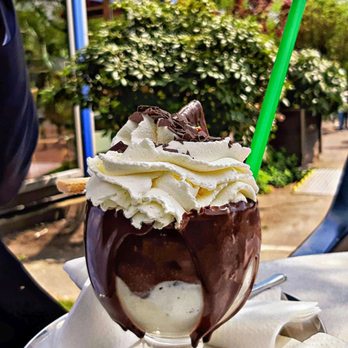 Das Eiscafe - Dick und Fett (08/2022) - Ice Cream & Frozen Yogurt Near Me - Hamburg, HH