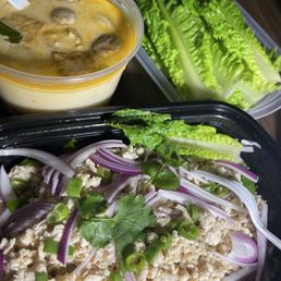 Larb Gai / Chicken Salad