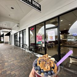 Earth Bowl Superfoods - Outside