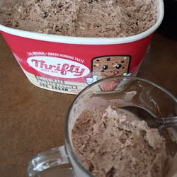Foodmaxx - Chocolate Malt ice cream yummy and crunchy
